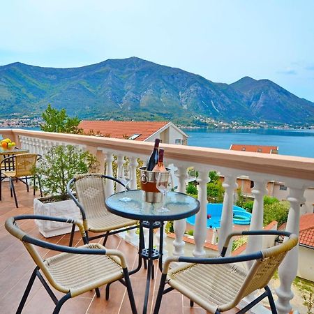 Apartments Blue Lagoon Kotor Exteriör bild