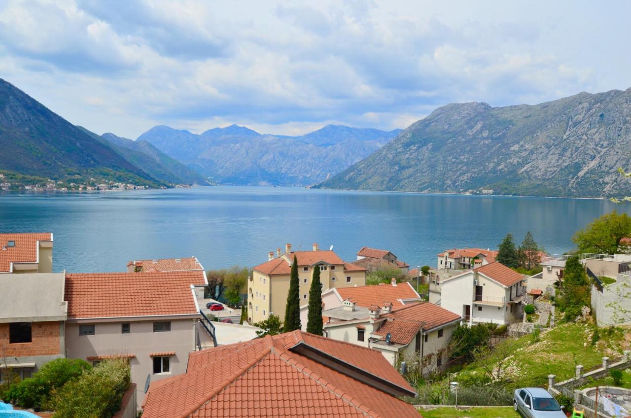 Apartments Blue Lagoon Kotor Exteriör bild