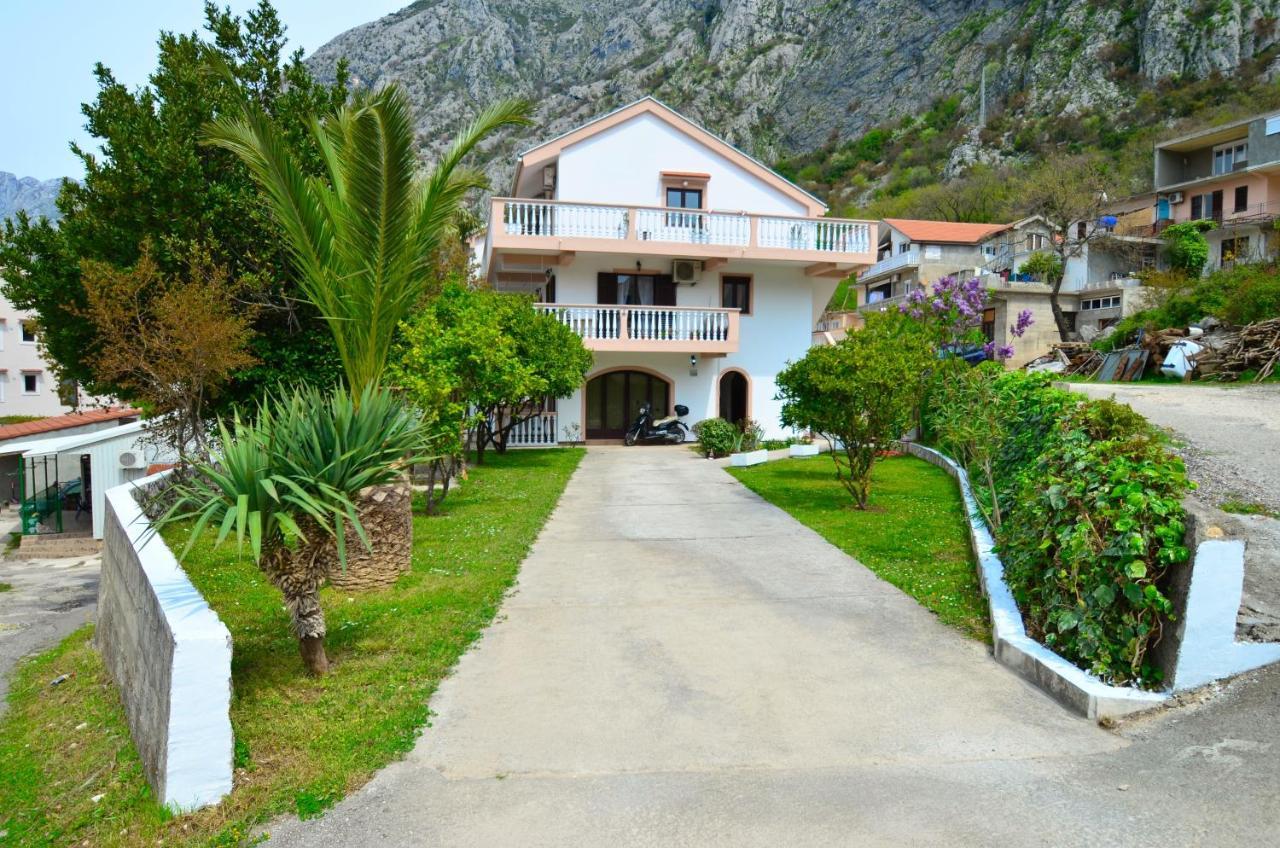 Apartments Blue Lagoon Kotor Exteriör bild