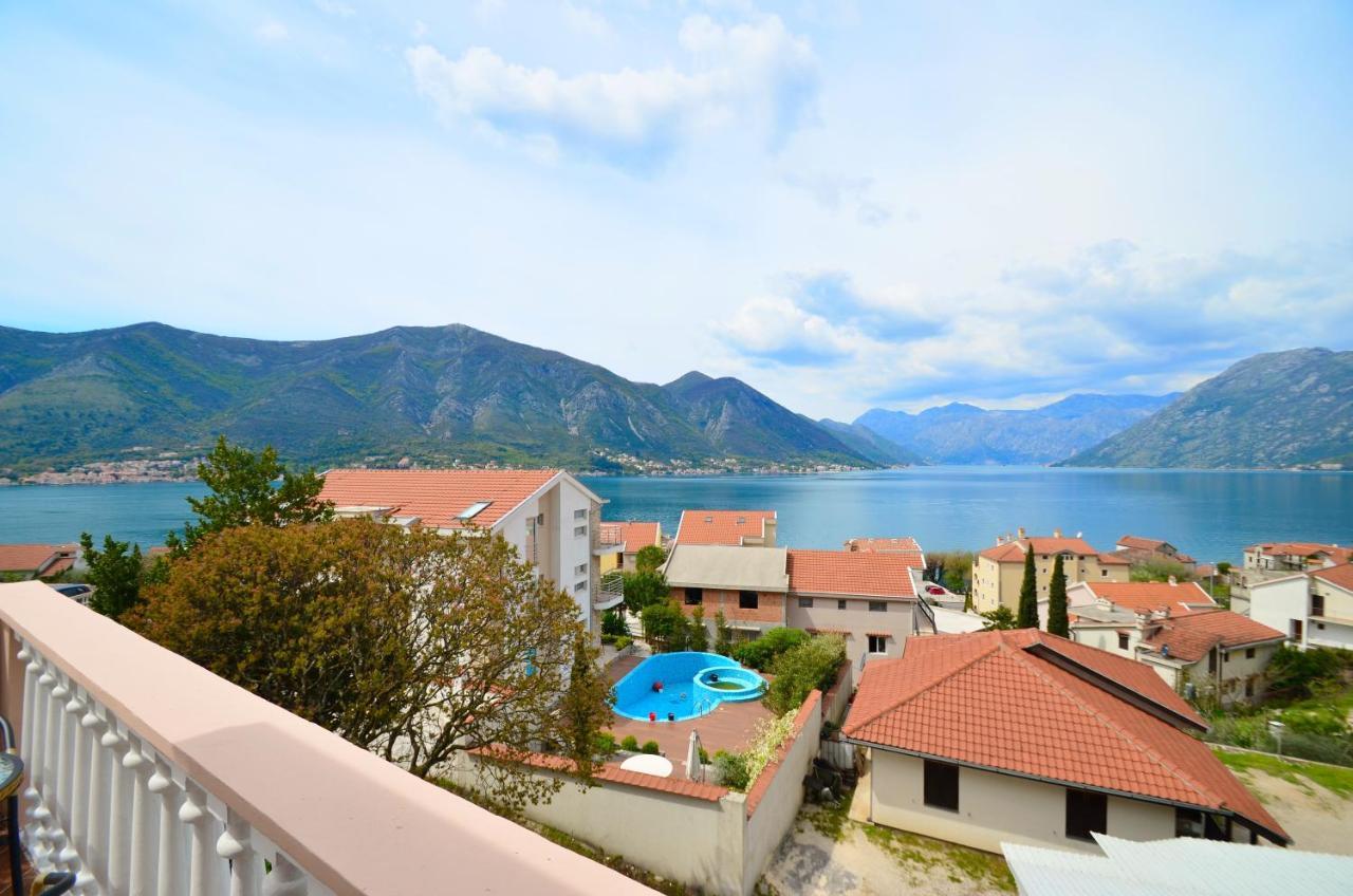 Apartments Blue Lagoon Kotor Exteriör bild