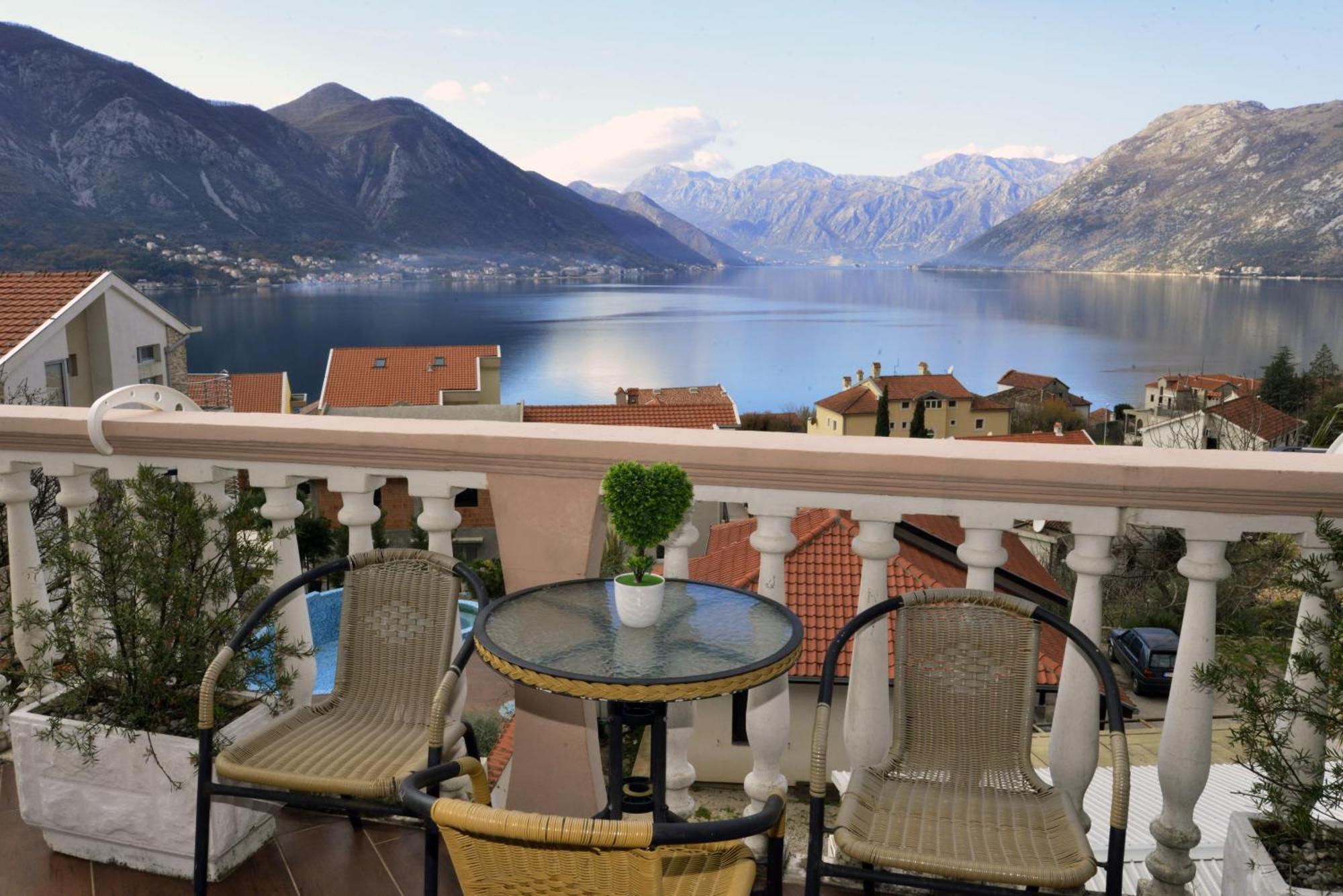 Apartments Blue Lagoon Kotor Rum bild