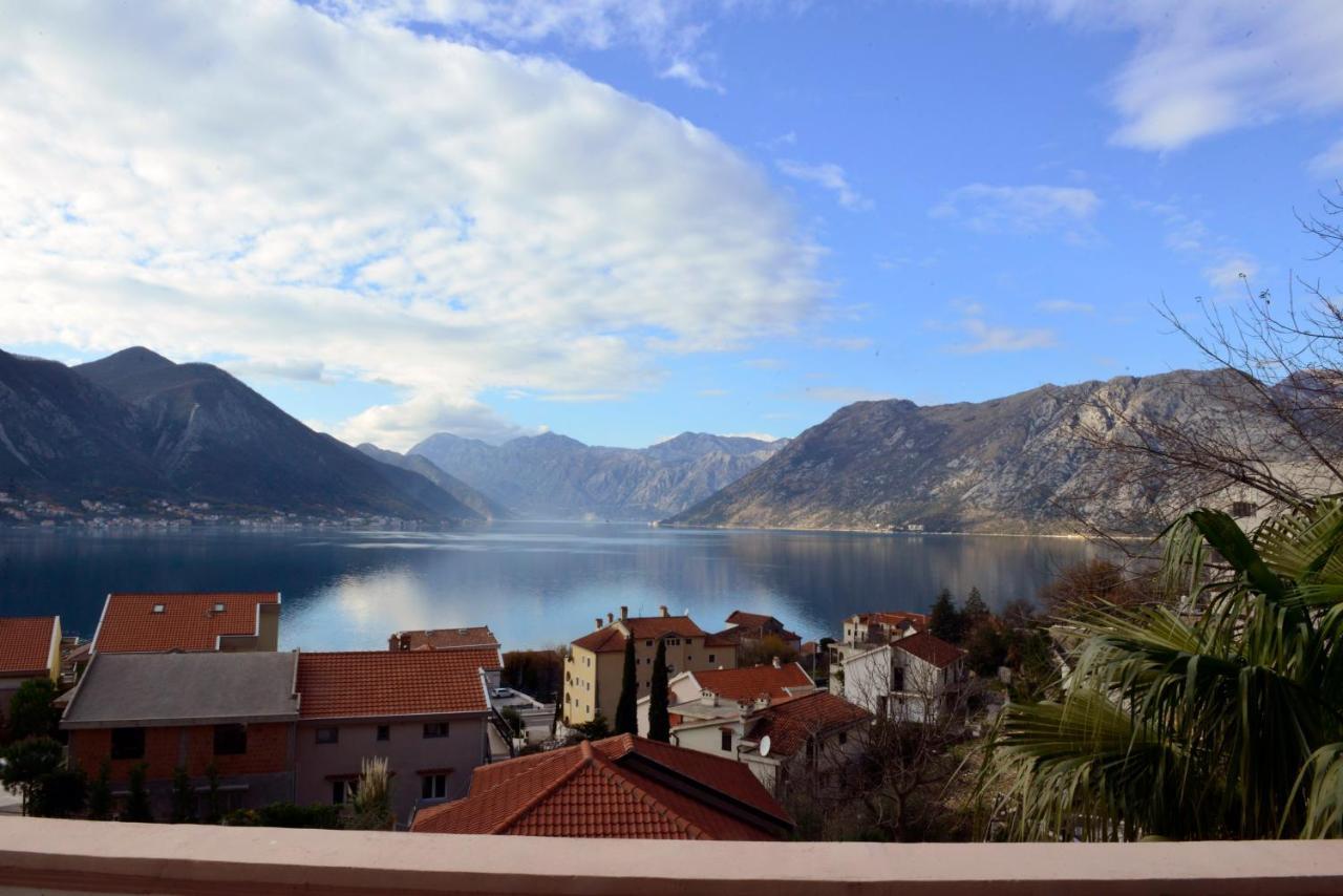 Apartments Blue Lagoon Kotor Exteriör bild